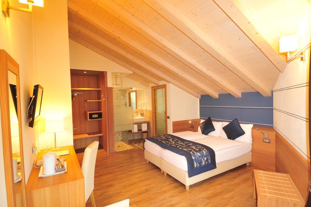 Hotel Bondi Livigno Exterior foto