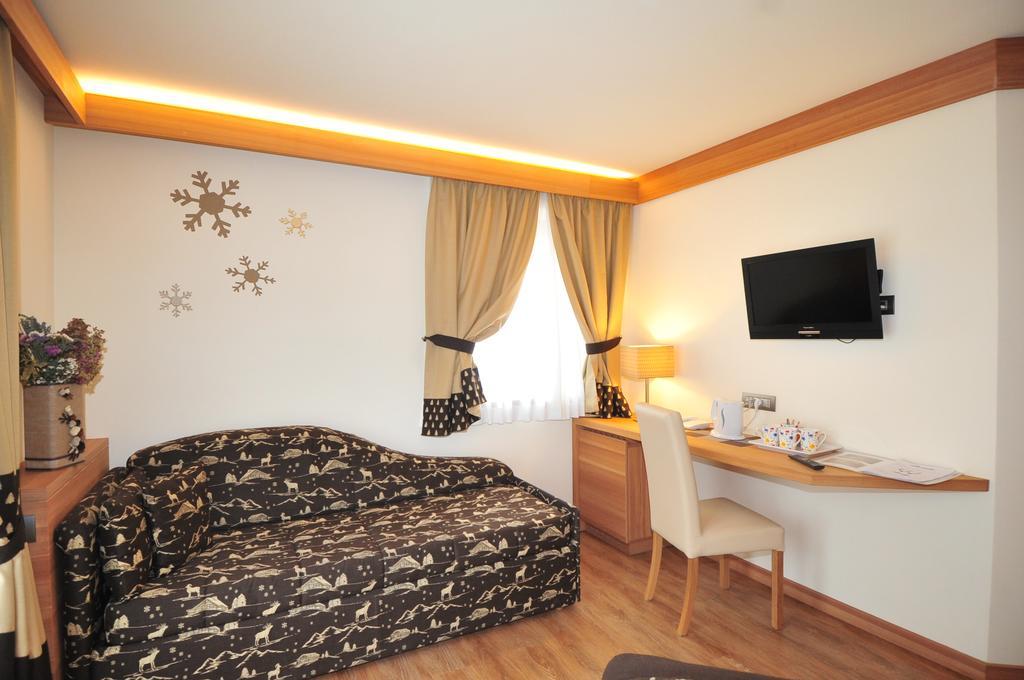Hotel Bondi Livigno Exterior foto